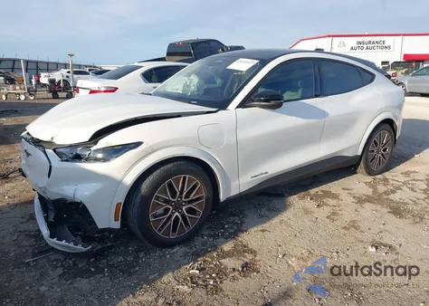 2025 Ford Mustang Mach-E Premium z USA, uszkodzony, nr VIN 3FMTK3SU8SMA13535